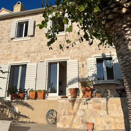 Fortuna House * Vis