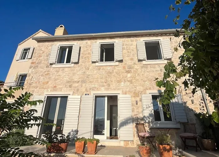 Fortuna House Vis