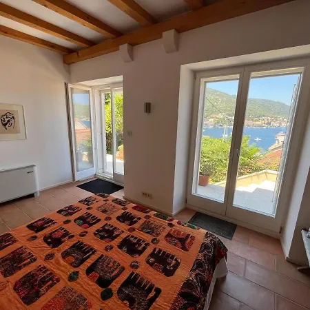 Fortuna House Vis