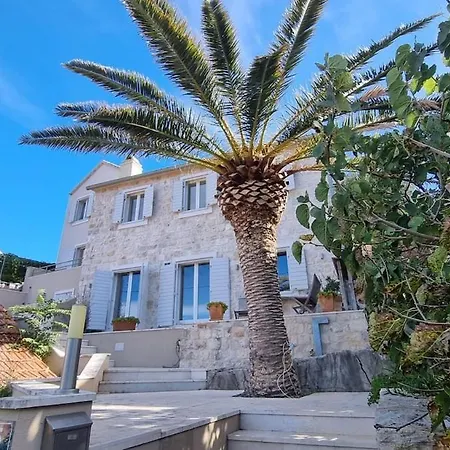 Fortuna House 别墅 *